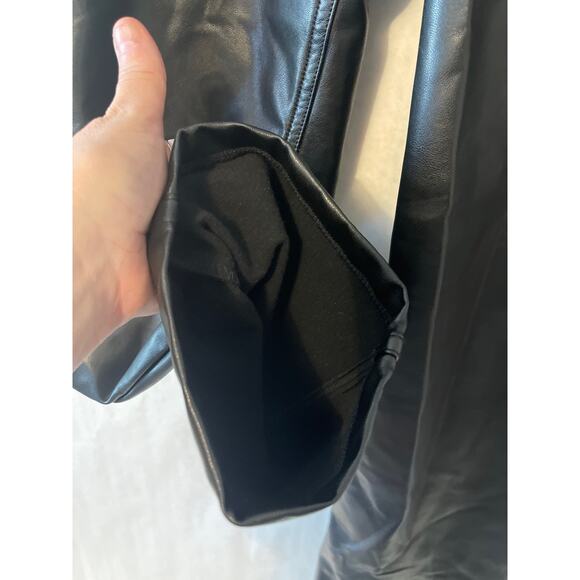 Abercrombie & Fitch 90's Straight Ultra High Rise Faux Leather Black 30/10 NWOT - Picture 7 of 9